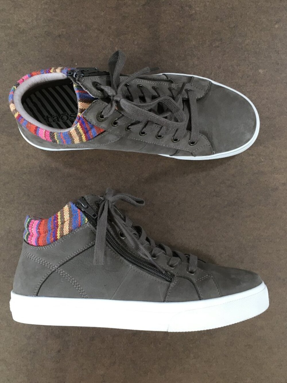 Taos Winner Mid Top Sneakers Womens Size 9 Brown Leather Lace Up Side Zip